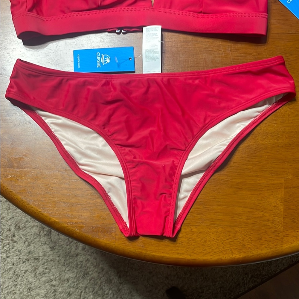 Cupshe “Emerge” V‑Neck & Classic Hipster Bikini Set – Medium – NWT - Picture 5 of 10